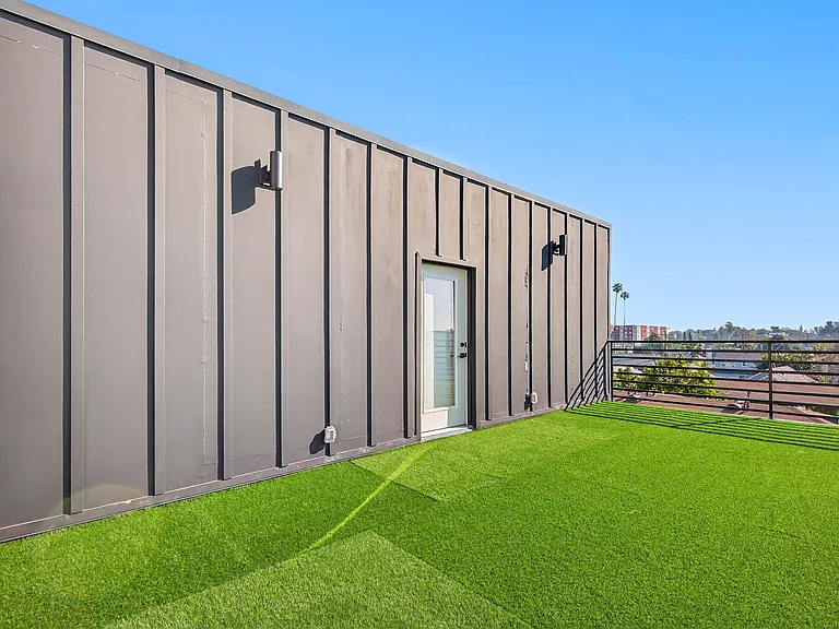 Trojan Terrace — Photo 14
