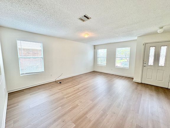 3rd image of 2708 Maegen Cir