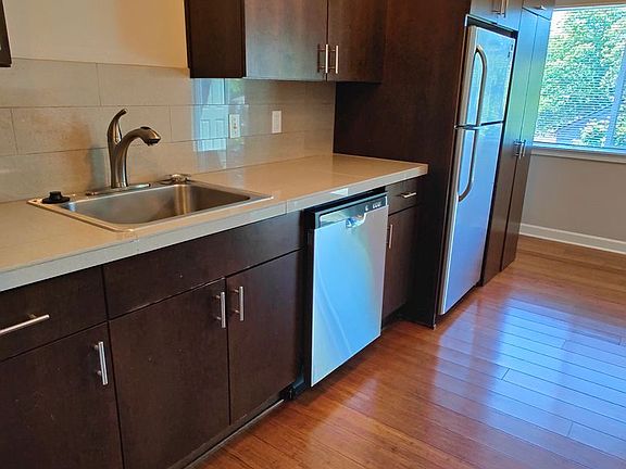 3rd image of 2720 SW Spring Garden St #16