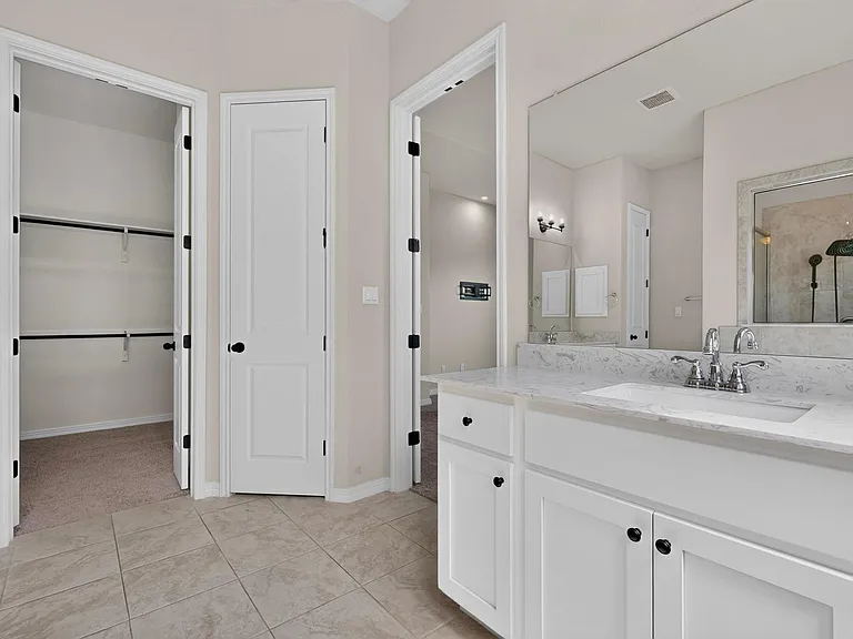 2433 La Mirada St — Photo 8