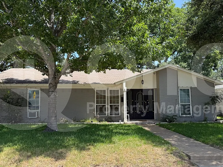 2501 Yucca Ave — Photo 2