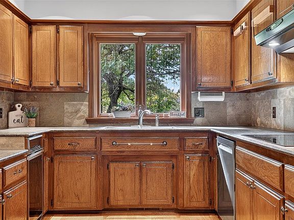 3rd image of 3626 Santa Fe Dr