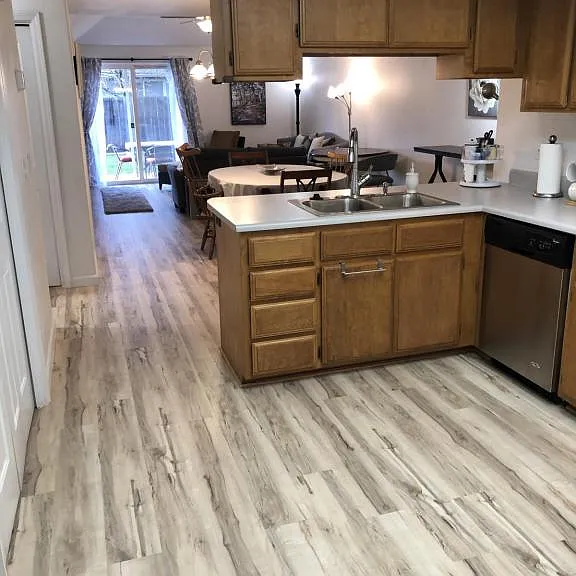 525 Primrose Dr — Photo 2