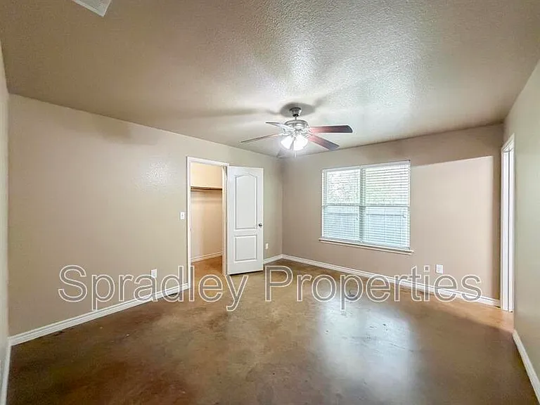 763A E Ridge Blvd — Photo 9