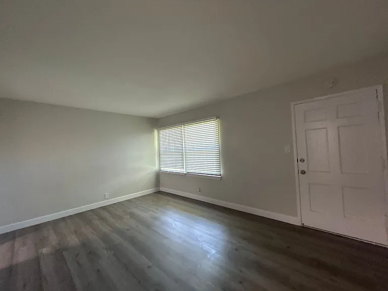 1133 Locust Ave Long Beach, Ca 90813-3262 — Photo 5
