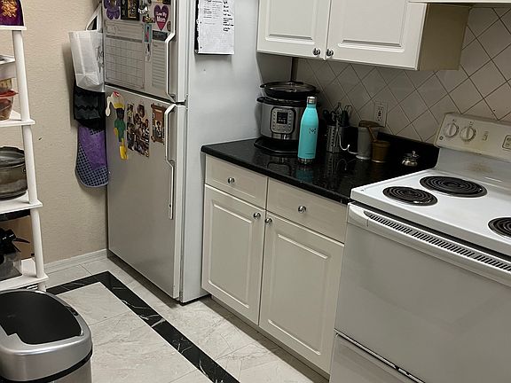 5th image of 18001 Richmond Place Dr APT 423