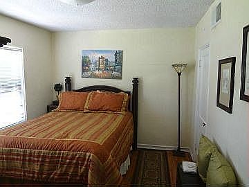 2nd image of 601 Linda Ave