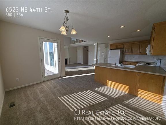 5th image of 6523 NE 44th St