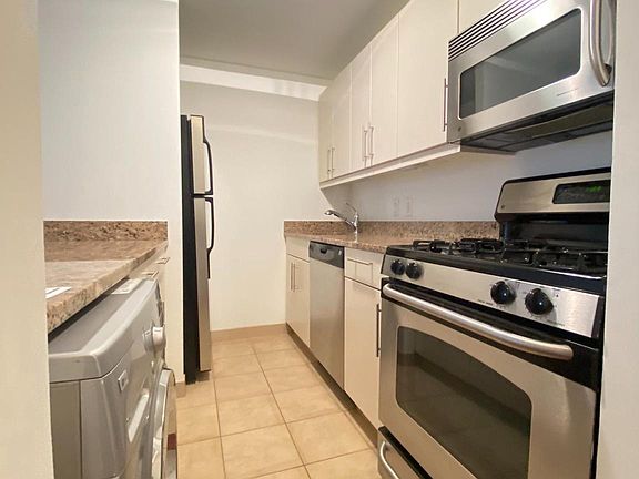2nd image of 219-29 S 18th St #904