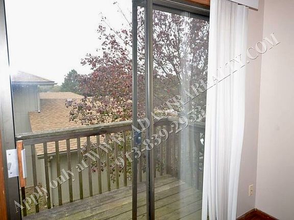 3rd image of 404 Sky Vue Dr #55F421901