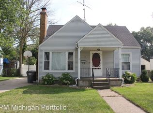 1208 Mohawk Ln, Saint Joseph, MI 49085