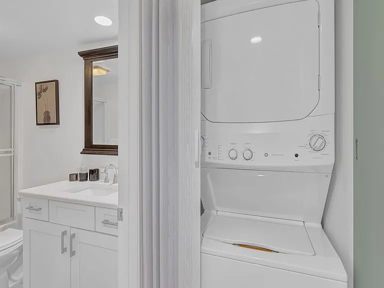 28 Plantation Dr #204 — Photo 17