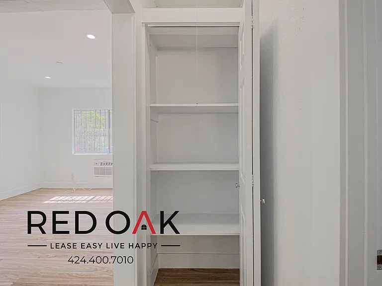 2410 La Salle Ave #2410 — Photo 12