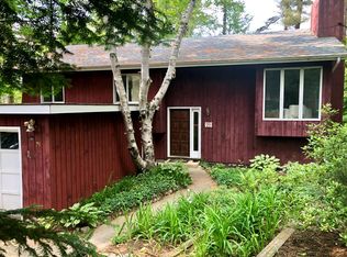 79 Seneca Trl, Lake Placid, NY 12946