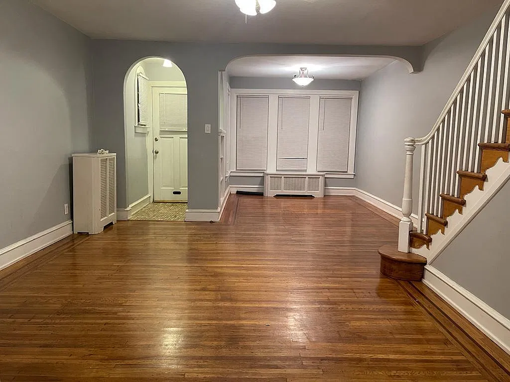 3 bed, 1332 sqft, $1,900 — Photo 2