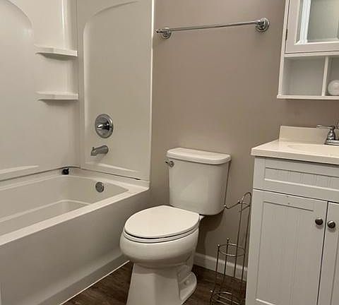 4th image of 521 Pinewood Dr