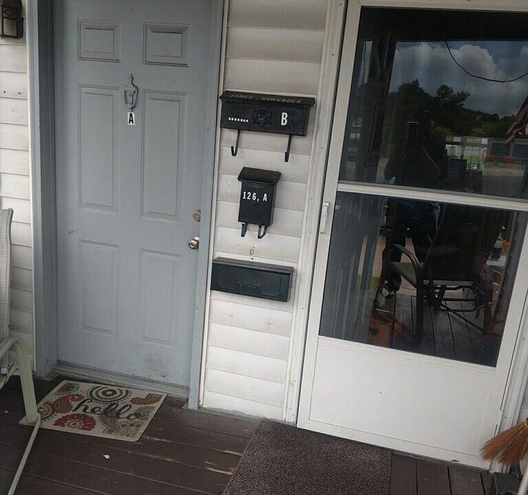 2nd image of 126 E 1st Ave