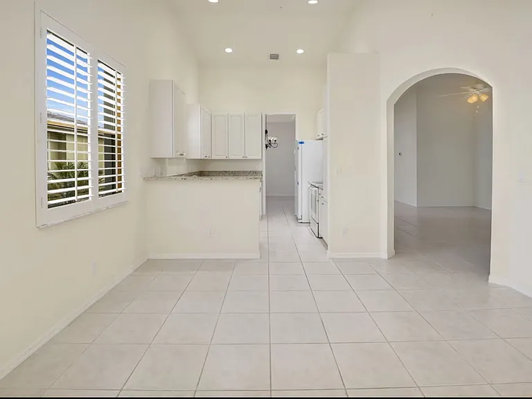 1445 Mariposa Cir — Photo 13