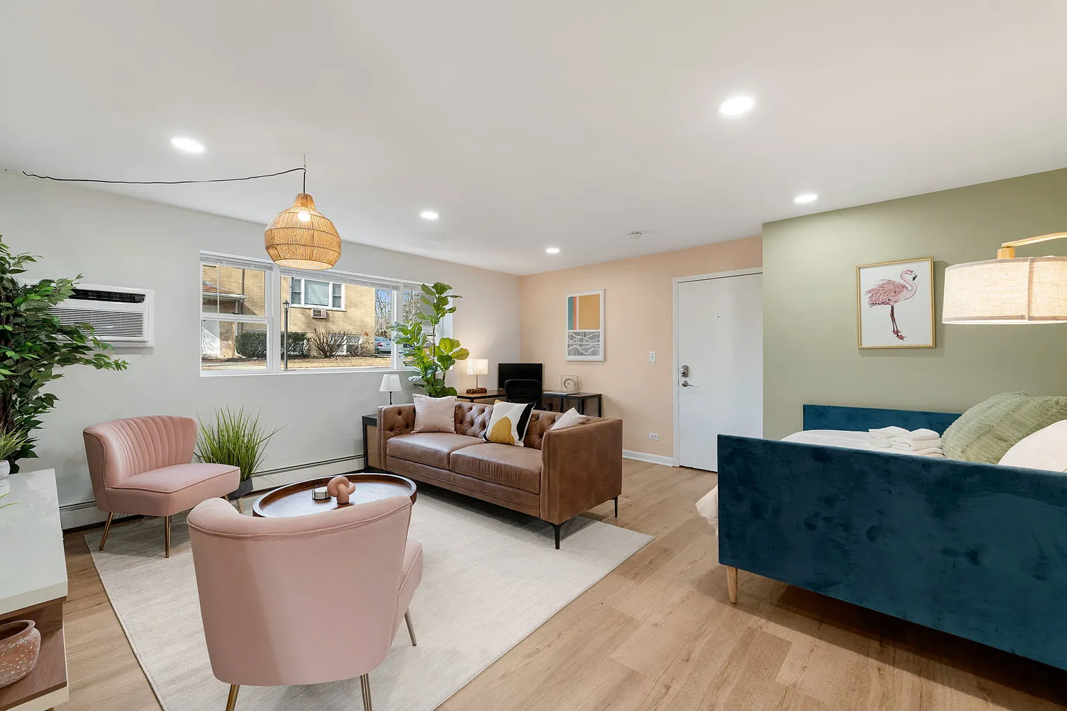 1 bed, 1.0 bath, 893 sqft, $3,223 — Photo 3