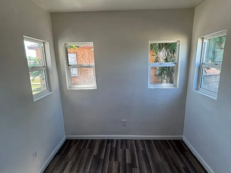 309 Lloyd St — Photo 7