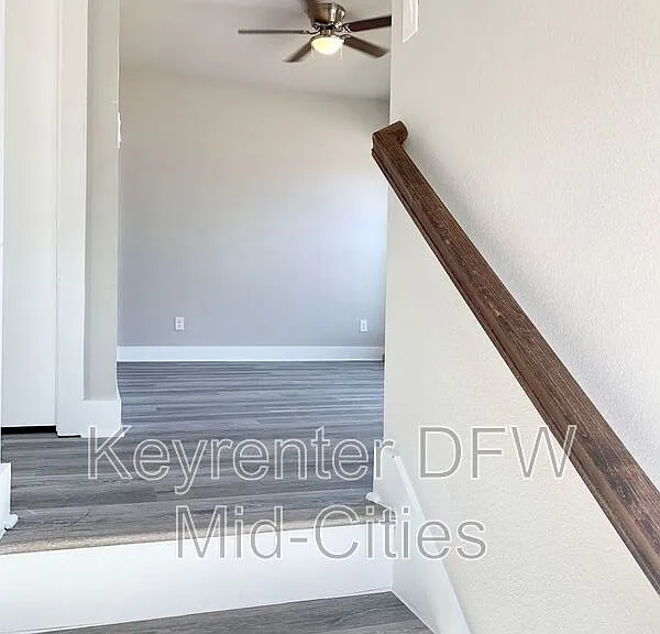 1427 Pearson St — Photo 7