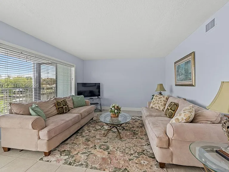 23 Royal Palm Point #B — Photo 11