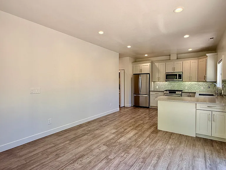 1111 Pippin Creek Ct — Photo 7