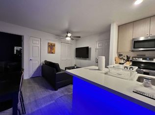 3674 Barham Blvd, Los Angeles, CA 90068