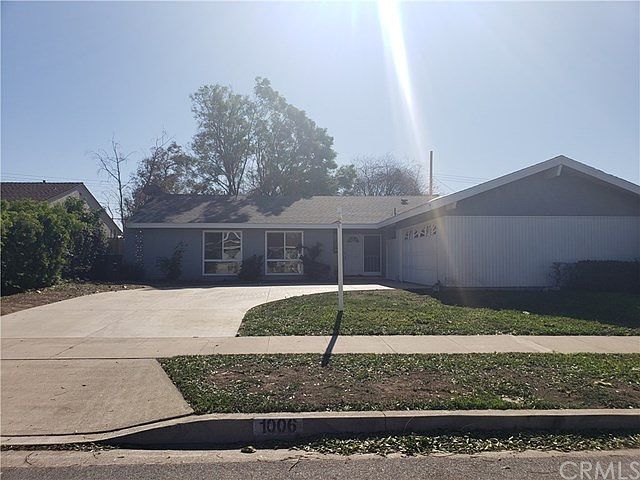 1st image of 1006 E Rosewood Ave