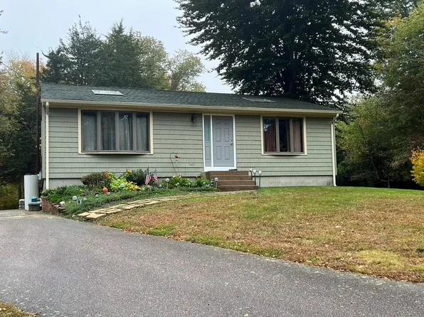 21 Maize Dr, Charlestown, RI 02813