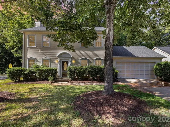 2801 Dellinger Dr, Charlotte, NC 28269