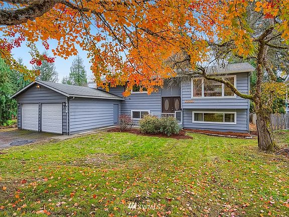 Large home in Boulevard Lane.  