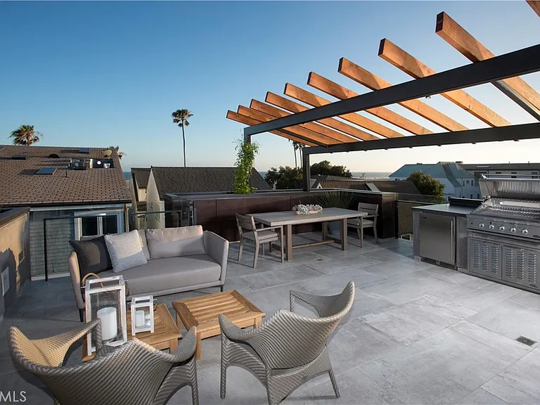 1139 1/2 W Balboa Blvd — Photo 22