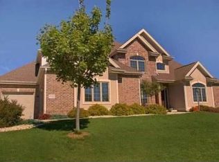 9710 Sandhill Rd, Middleton, WI 53562