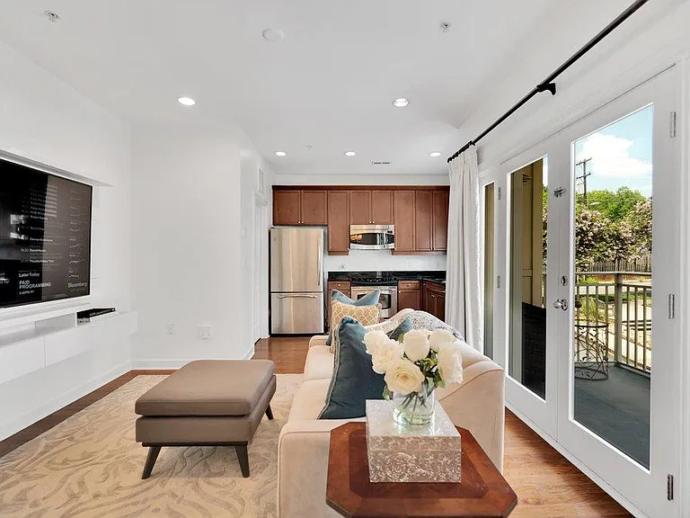 1903 Kenilworth Ave #111 — Photo 5