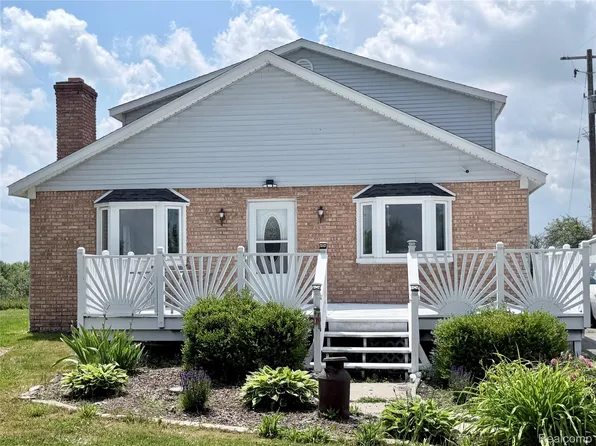 10865 Norman Rd, Yale, MI 48097