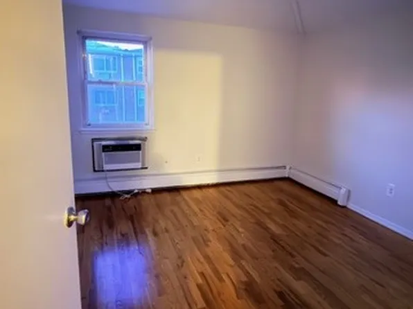 3193 Hatting Place image 7 of 10