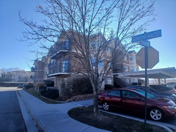 1421 W Rutherford Ave, Riverton, UT 84065