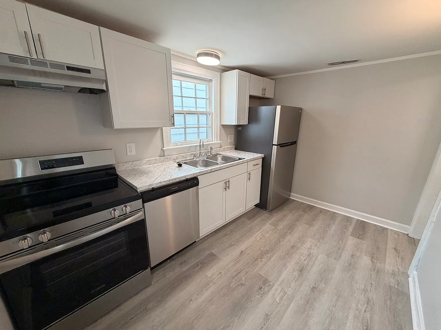 2 bed, 885 sqft, $1,700 — Photo 4