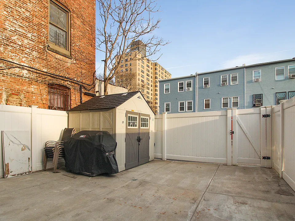 986 Jefferson Ave #2