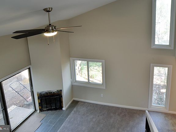 5th image of 24 Wedgedale Dr