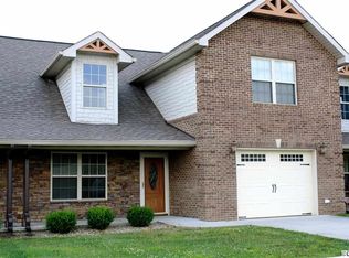 3005 Villas Creekside Dr, Dandridge, TN 37725