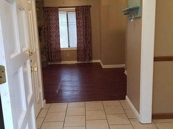 2nd image of 117 Summerville Dr