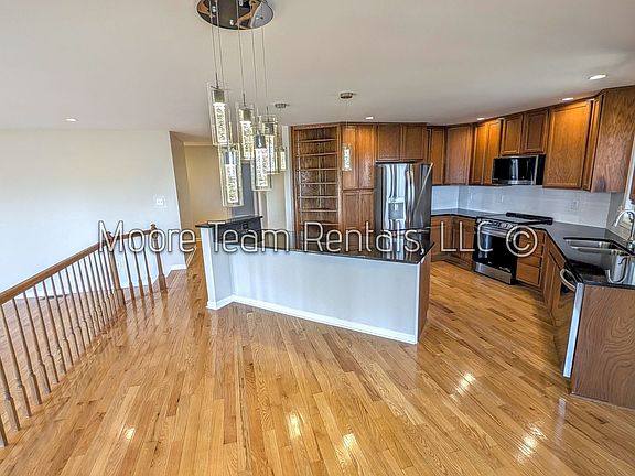 4th image of 1020 High Vista Dr