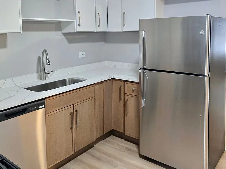 Salt Creek Apartments — Photo 9