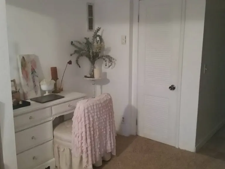 1084 Fern Ave — Photo 11