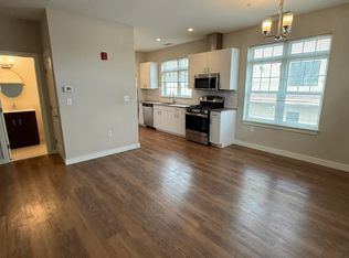 10 Myrtle St APT 52A, Waltham, MA 02453