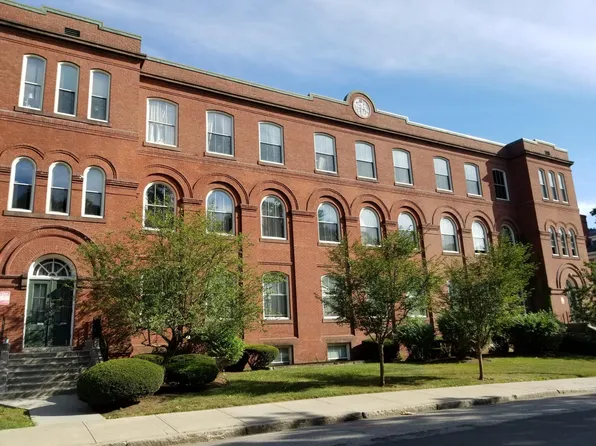 63 Illinois St APT 104, Worcester, MA 01610