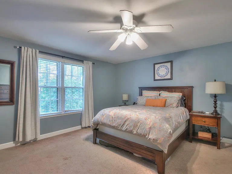 3321 Lealand Ln — Photo 15