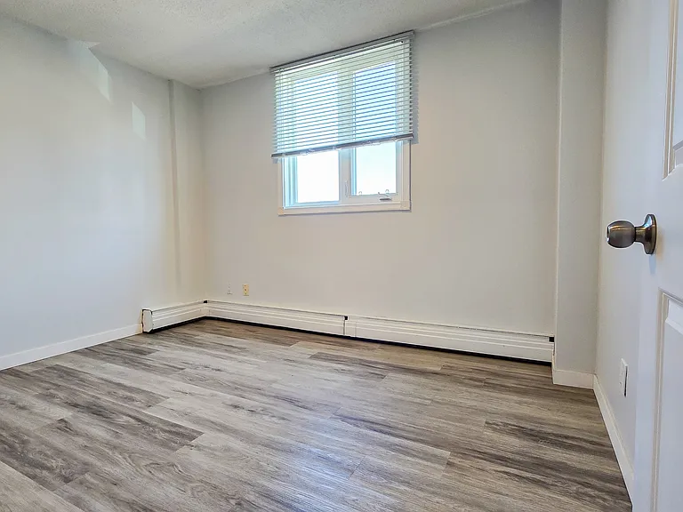 314 14th St NW — Photo 9